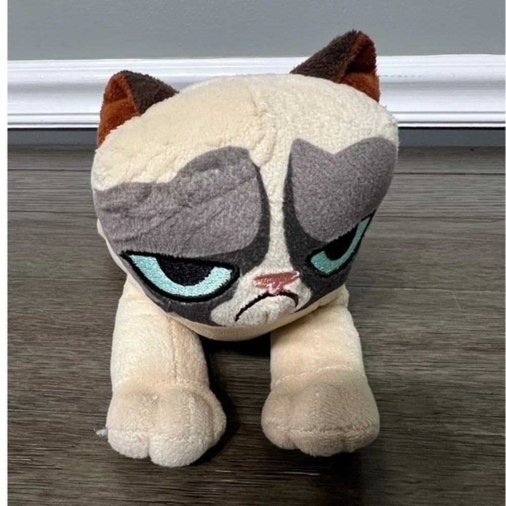 Grumpy Cat Plush Stuffed Animal Laying Down Collectible Toy Beige 8 Inch